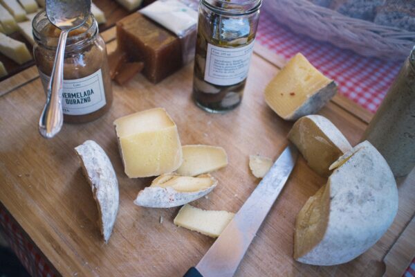 Cheese and Biscuit Hamper - Image 3